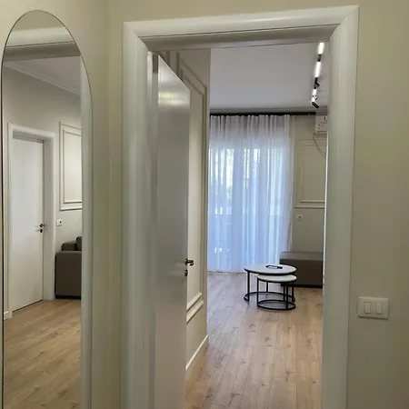 Apartman 2br At Cafe Flora Skanderbeg Square Area *