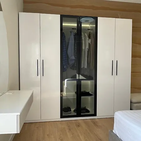 2br At Cafe Flora Skanderbeg Square Area Daire