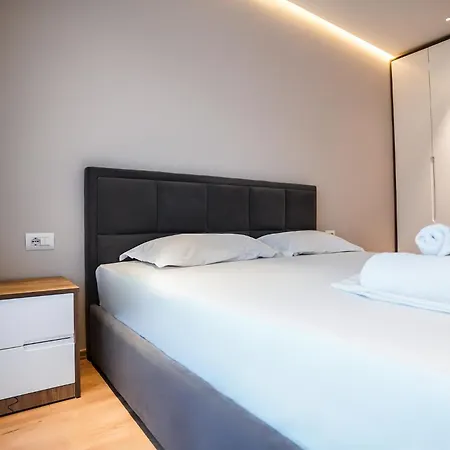 Apartamento 2br At Café Flora Skanderbeg Square Area Tirana
