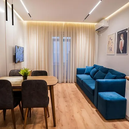 2BR at Café Flora Skanderbeg Square Area *