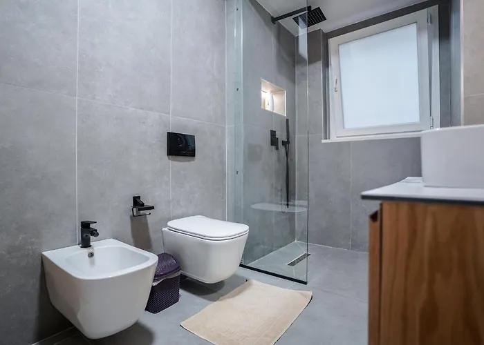 アパート 2br At Cafe Flora Skanderbeg Square Area *